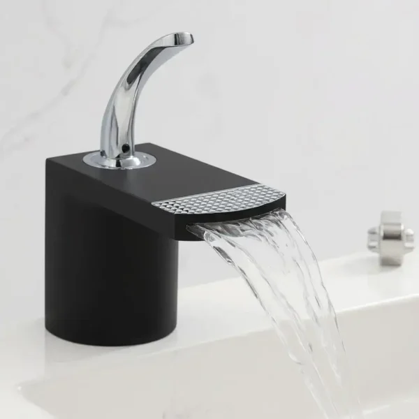 Luxury Prestige Wave Tap - Image 3